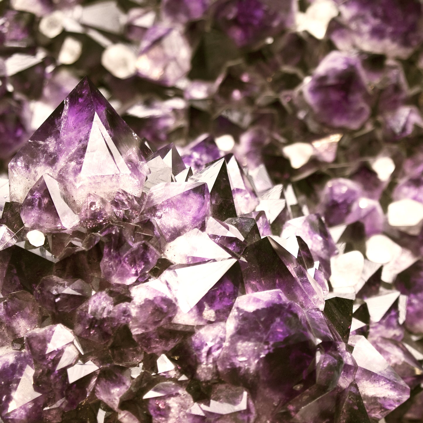 Amethyst Stone Swatch | RHR Luxury Home Fragrance