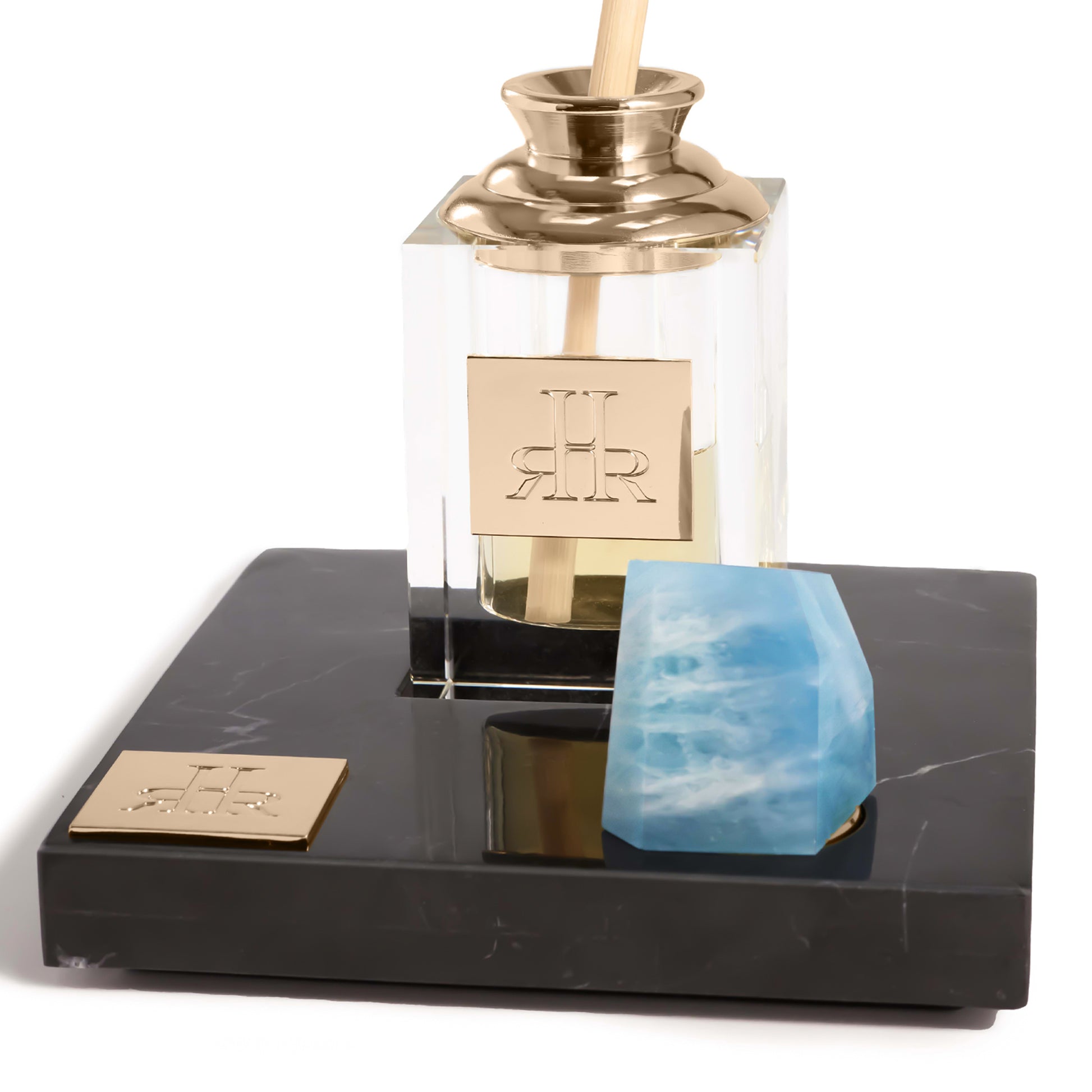 Atlántico Large Crystal Diffuser On Black Marble Tray Closeup View | RHR Luxury Home Fragrance