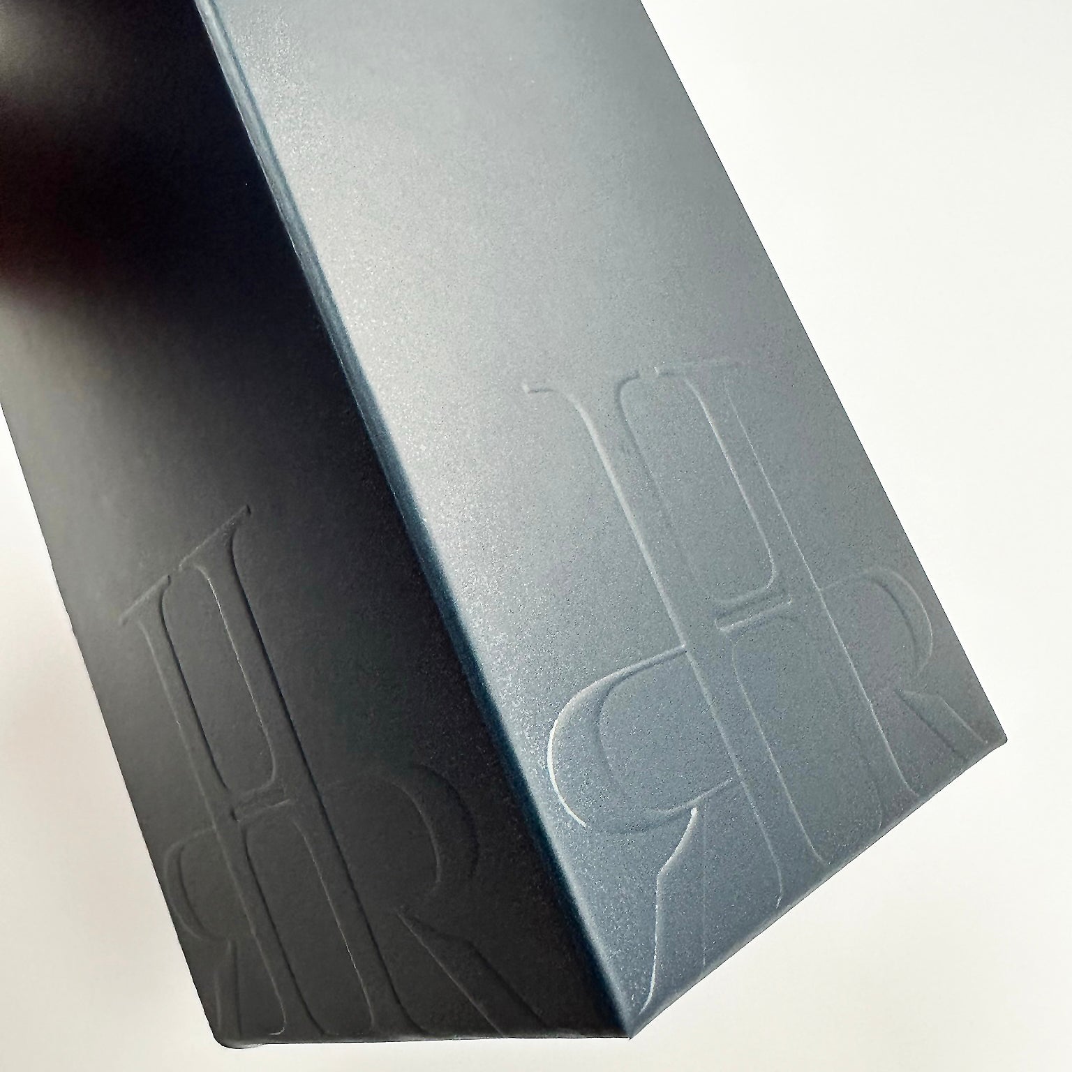 Vetiver Pampa Luxury Room Spray 100 mL Dark Navy Embossed Gift Box | RHR Luxury Home Fragrance
